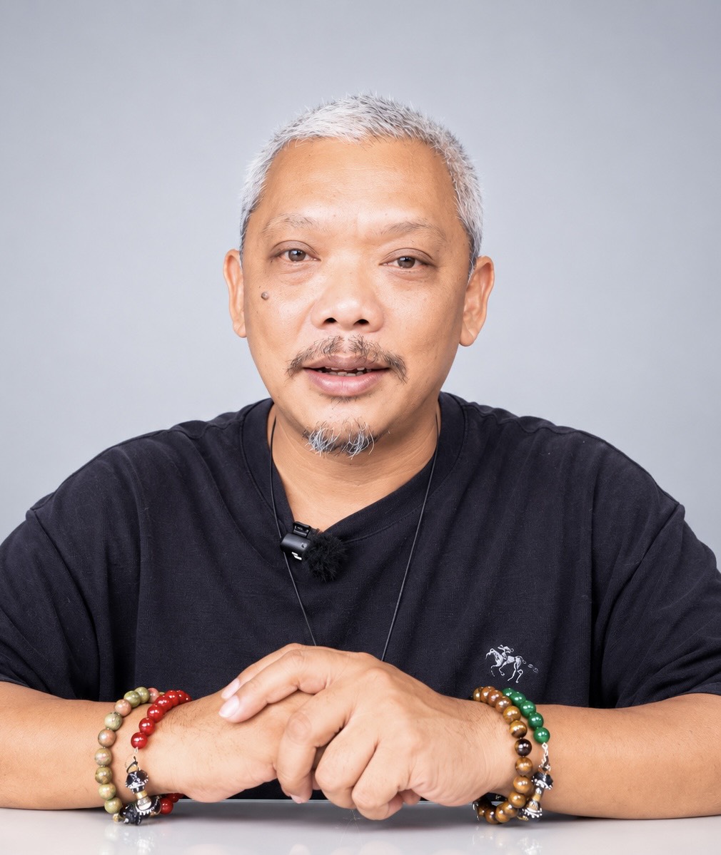 นายปฏิวัติ จิรินทรกุล